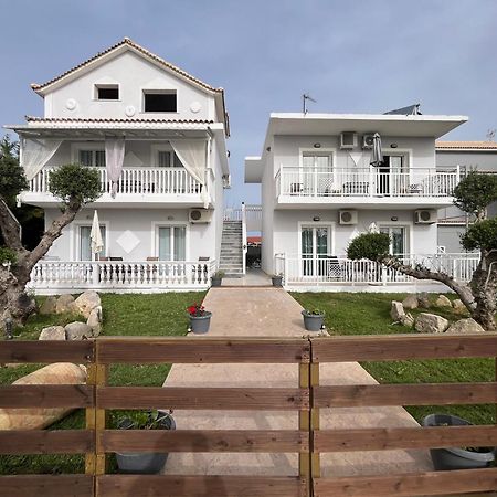 Villa Antonis Deluxe Apartments Amoudi Luaran gambar