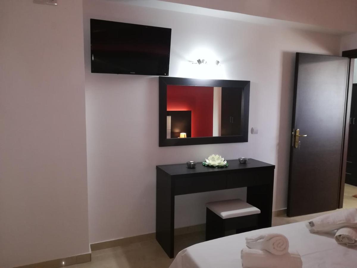Villa Antonis Deluxe Apartments Amoudi Luaran gambar