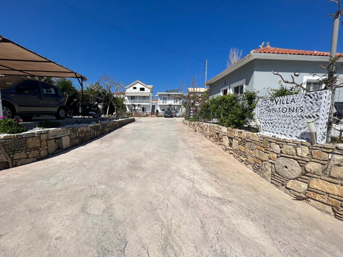 Villa Antonis Deluxe Apartments Amoudi Luaran gambar
