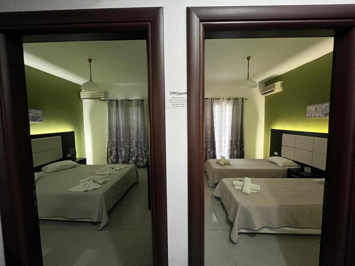 Villa Antonis Deluxe Apartments Amoudi Luaran gambar