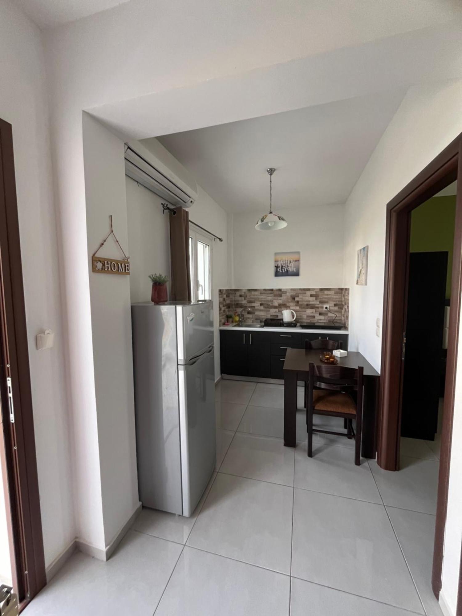 Villa Antonis Deluxe Apartments Amoudi Luaran gambar