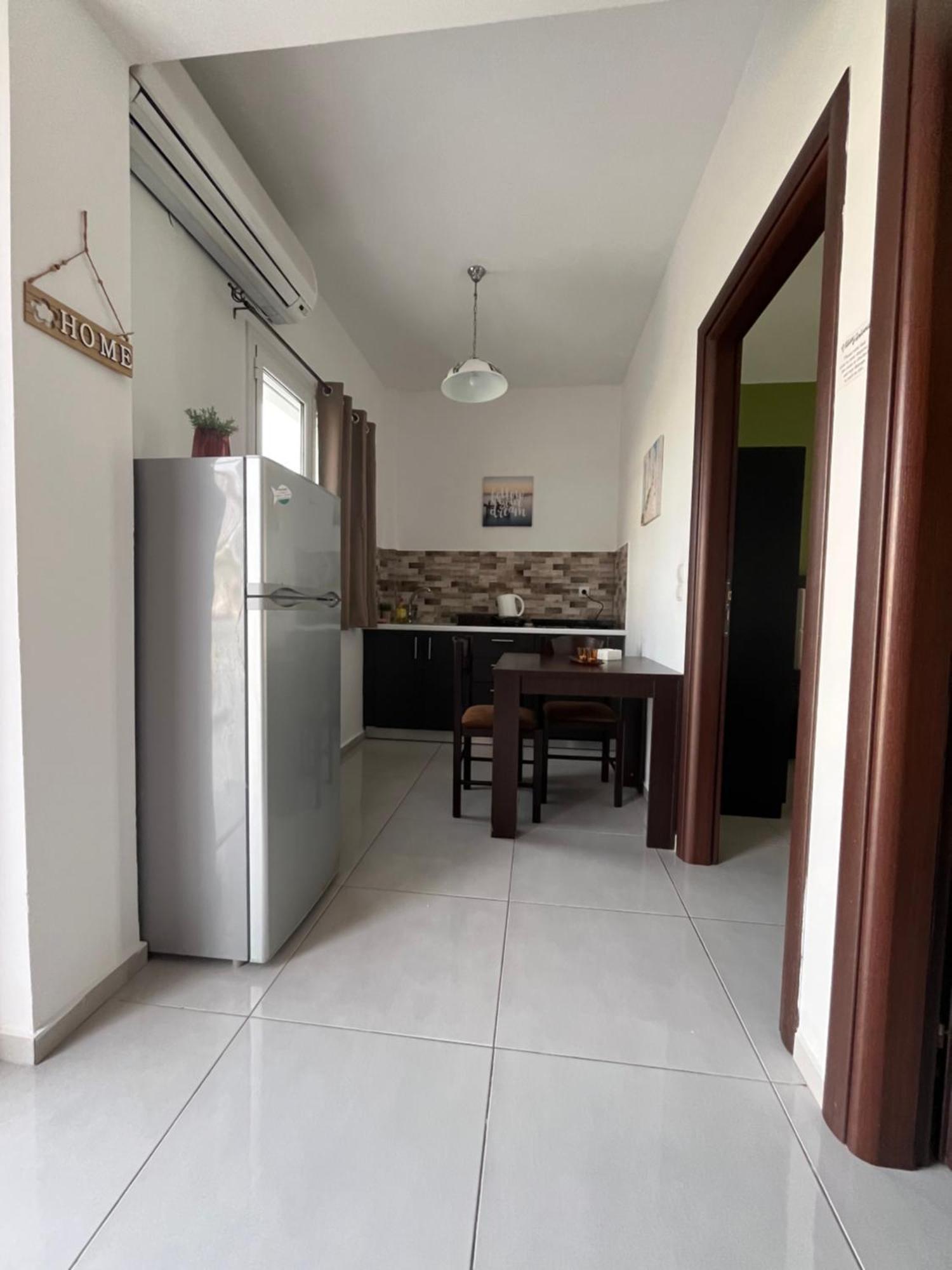 Villa Antonis Deluxe Apartments Amoudi Luaran gambar