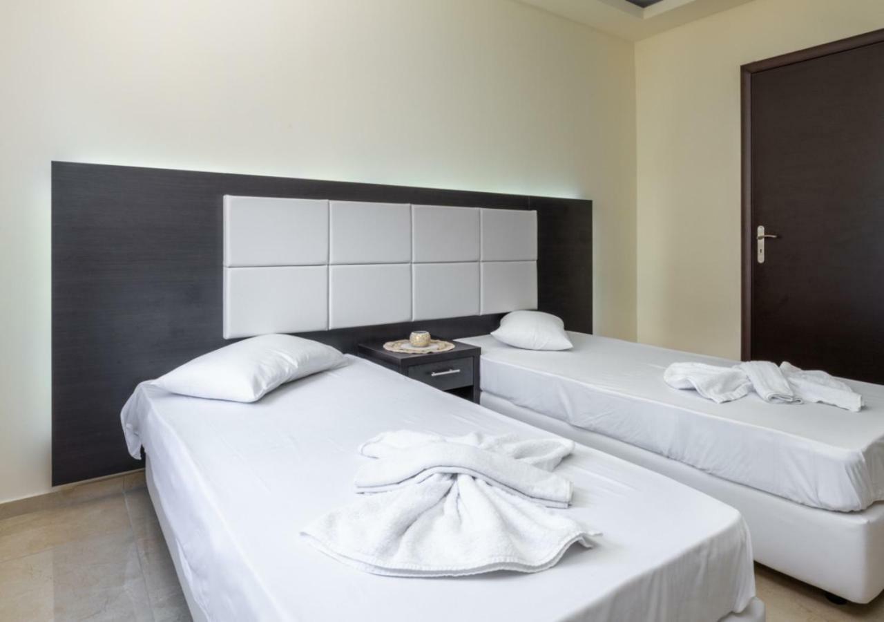 Villa Antonis Deluxe Apartments Amoudi Luaran gambar