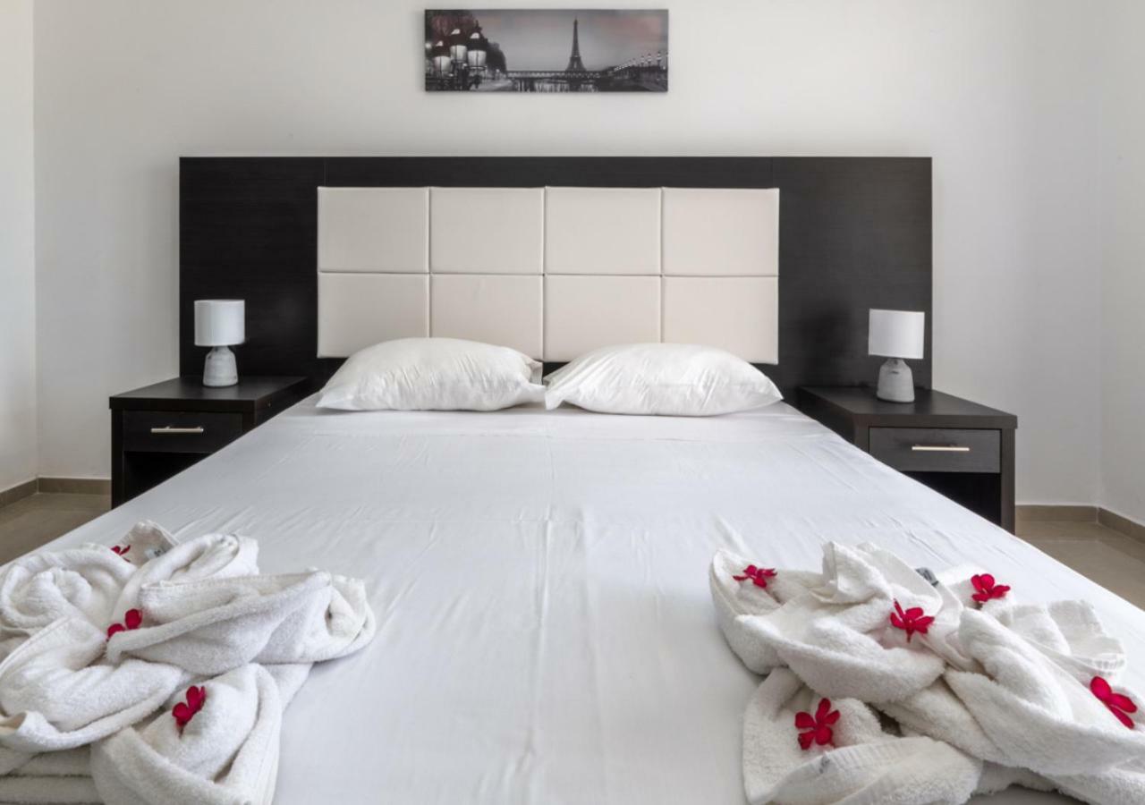 Villa Antonis Deluxe Apartments Amoudi Luaran gambar
