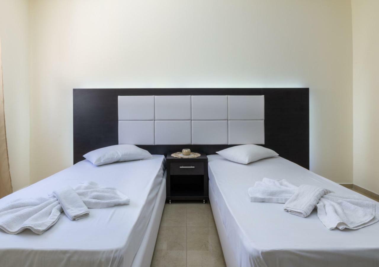 Villa Antonis Deluxe Apartments Amoudi Luaran gambar