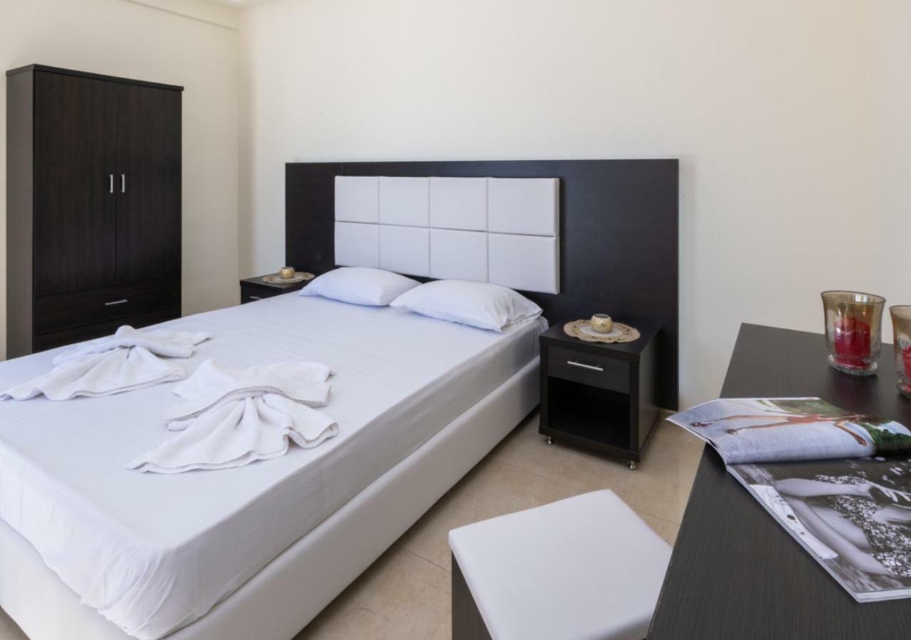 Villa Antonis Deluxe Apartments Amoudi Luaran gambar
