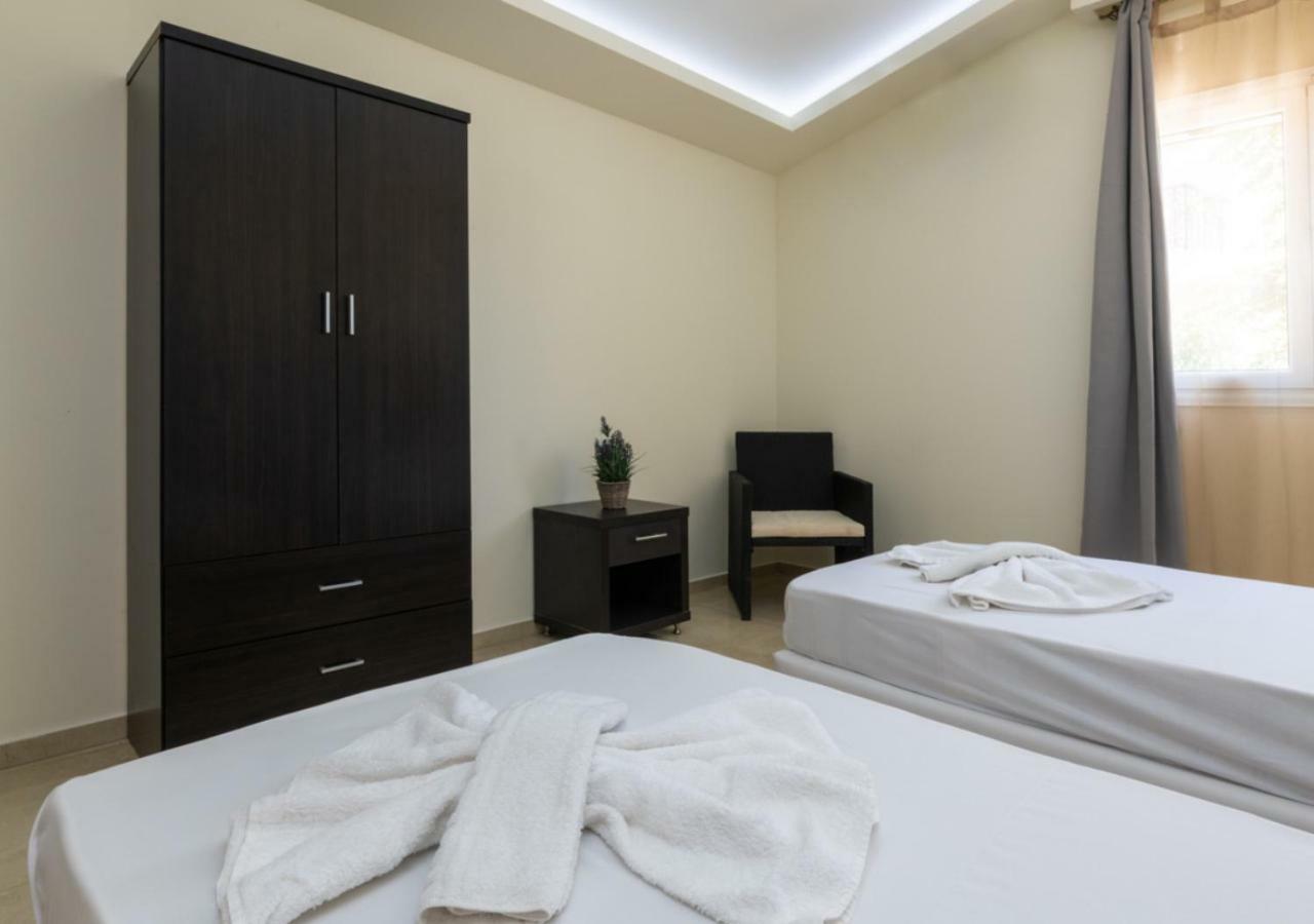 Villa Antonis Deluxe Apartments Amoudi Luaran gambar