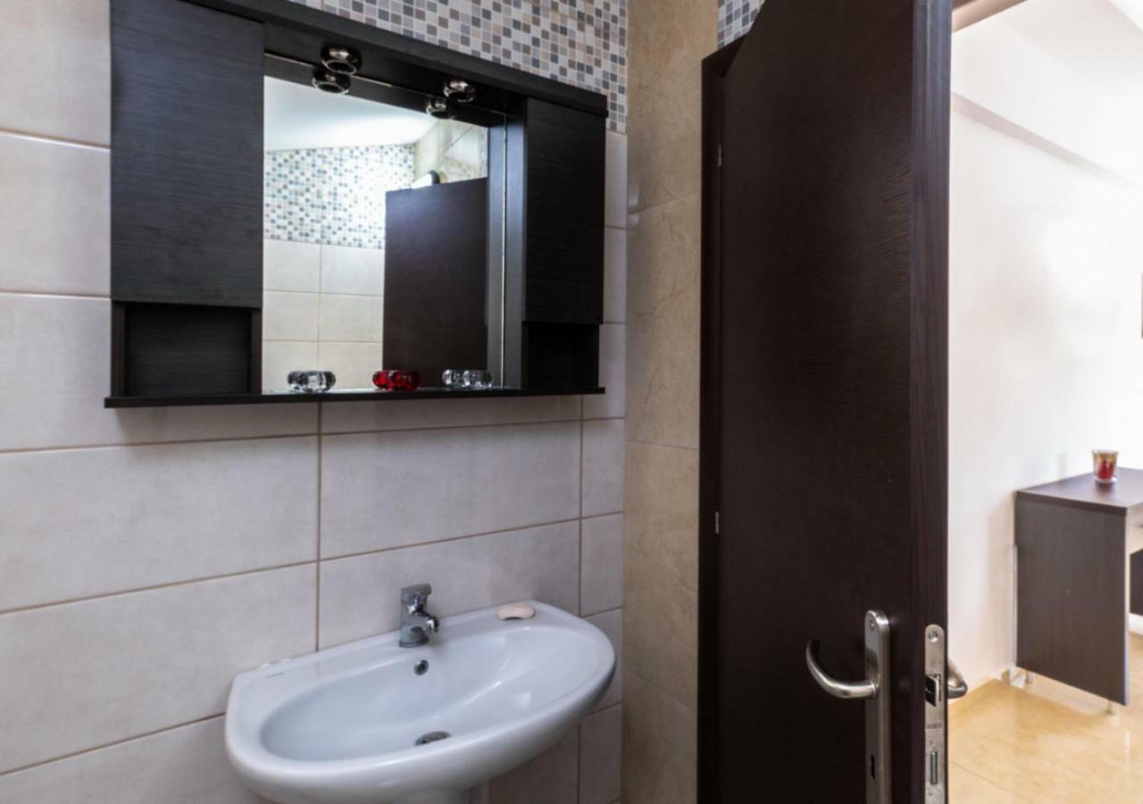 Villa Antonis Deluxe Apartments Amoudi Luaran gambar